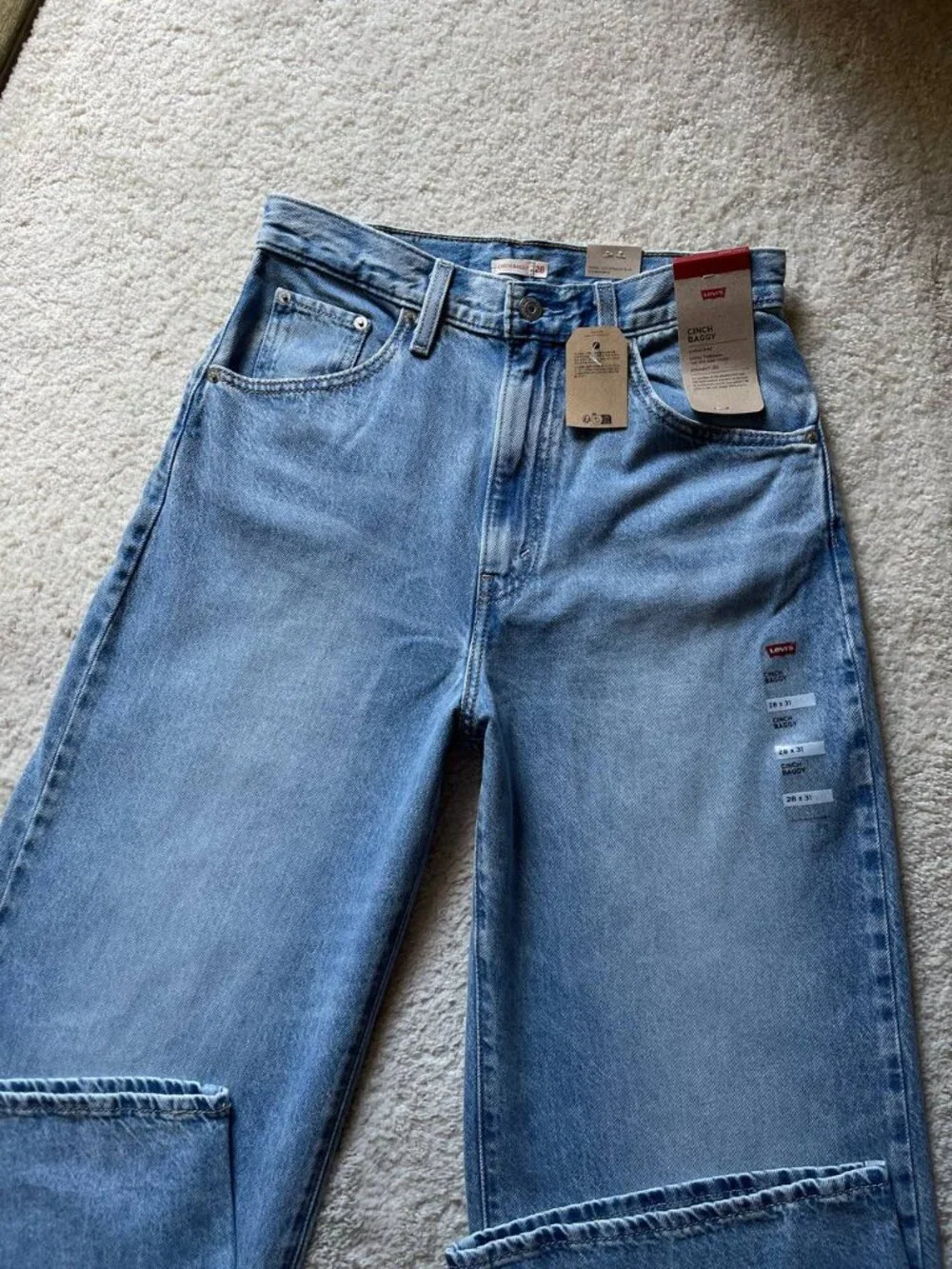 NWT Levi's Cinch Baggy High Rise Women's Jeans Size 28/31 - Picture 3 of 13